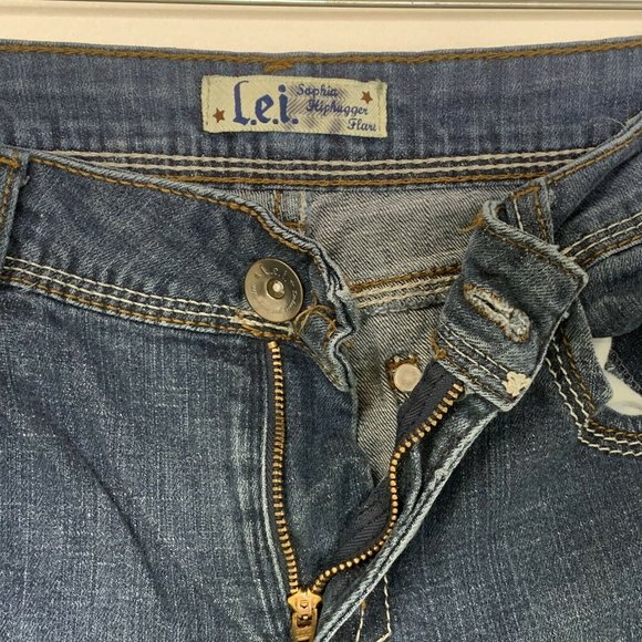 LEI Women Jeans Blue Sophia Hiphugger Flare Sz 7 Short Mid Wash  Med Rise Pocket - Picture 6 of 8